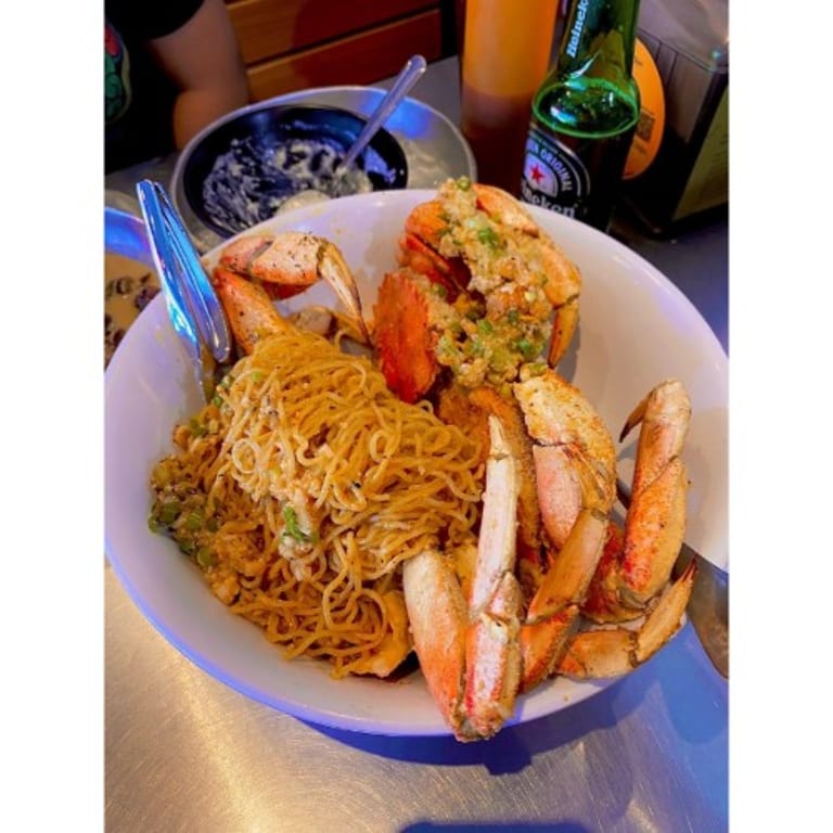 Delicious Lunch Options at Our Seafood Restaurant